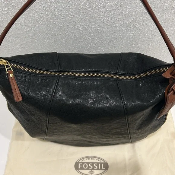 NWOT FOSSIL Gwen Hobo Expandable Pebbled Leather Bag with Dust Bag - Picture 8 of 17